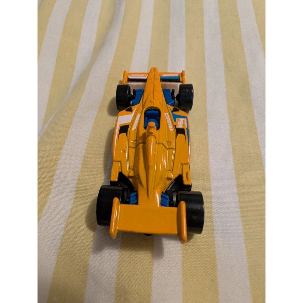 Hot Wheels 2011 Orange Indy Car V5330 Rare Design Diecast 1:64 Scale